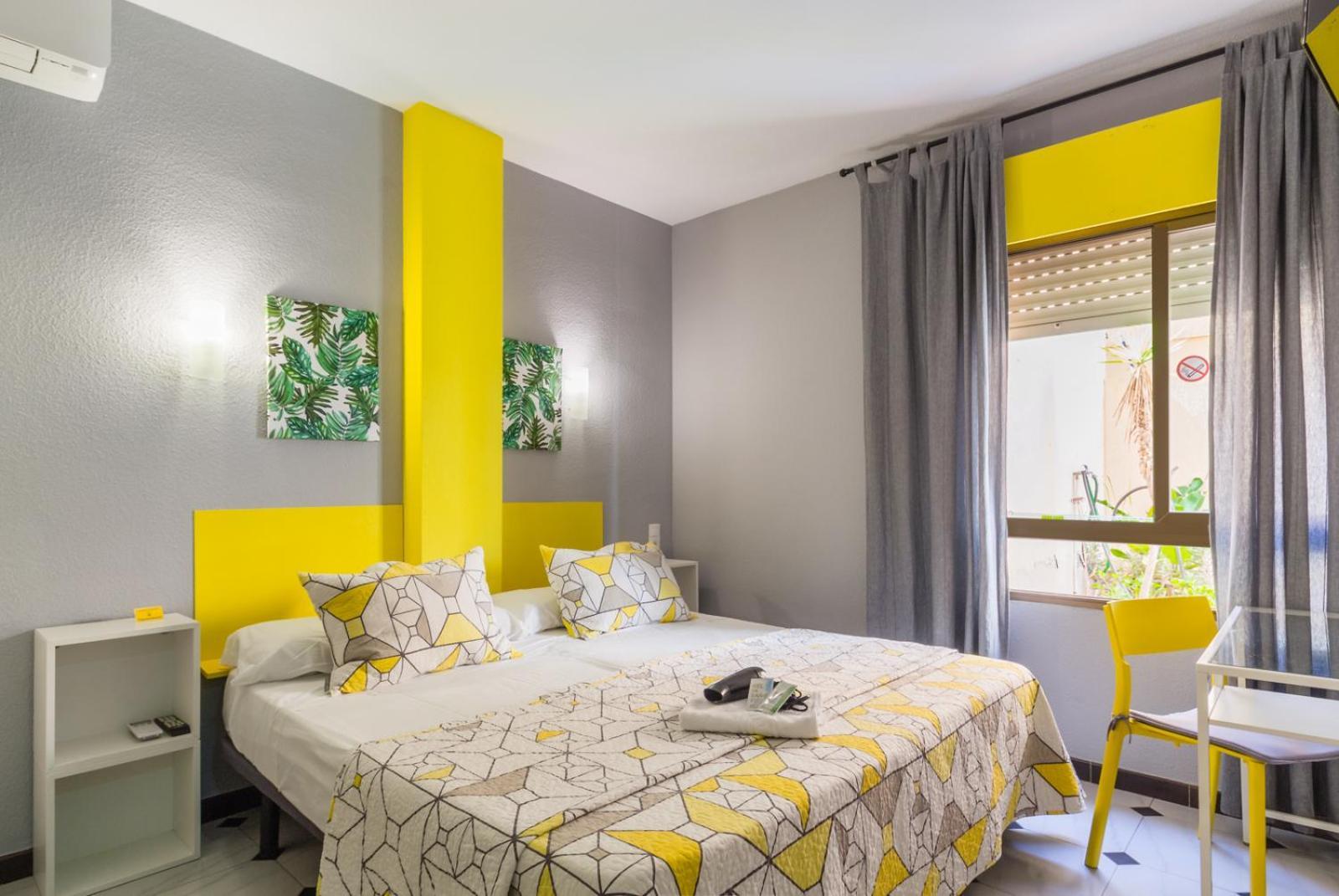 Hostal Tropical Almuñécar Zewnętrze zdjęcie