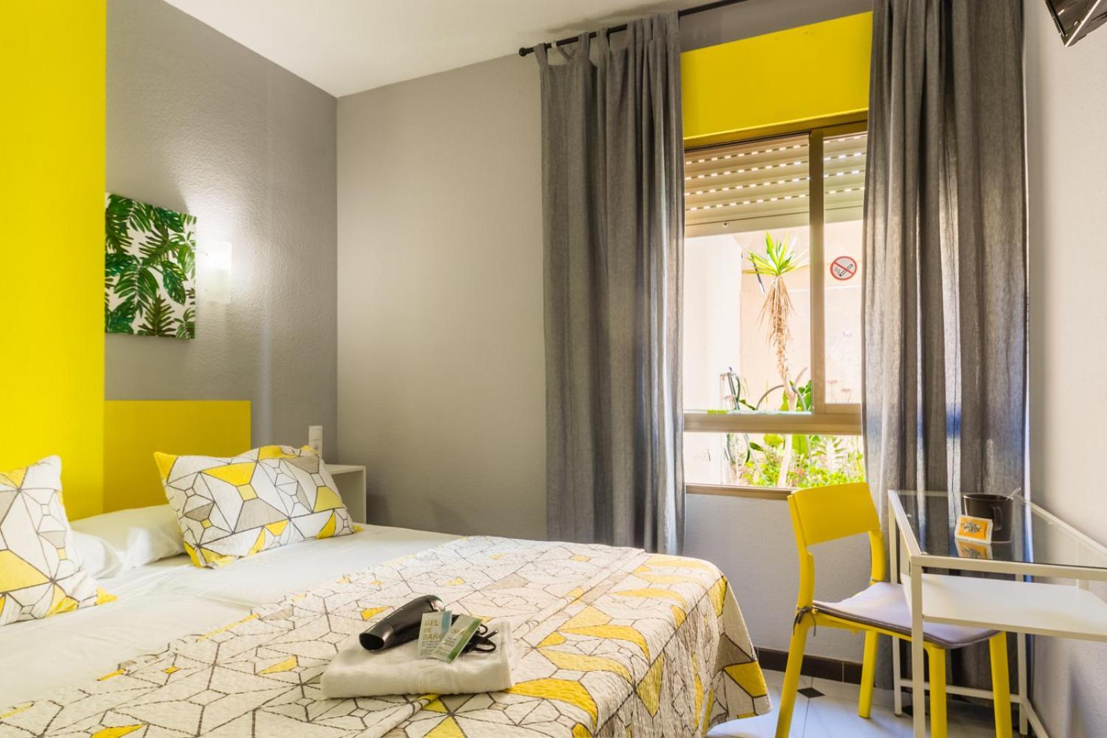 Hostal Tropical Almuñécar Zewnętrze zdjęcie