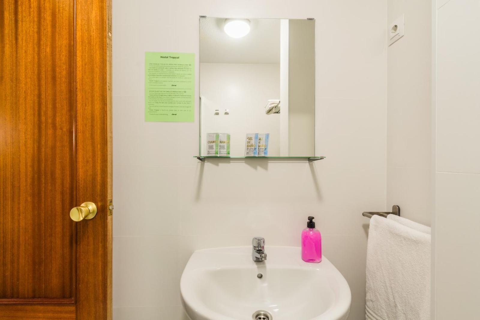 Hostal Tropical Almuñécar Zewnętrze zdjęcie